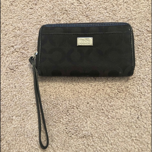 Coach Handbags - Coach Small Zippered Wallet/Wristlet